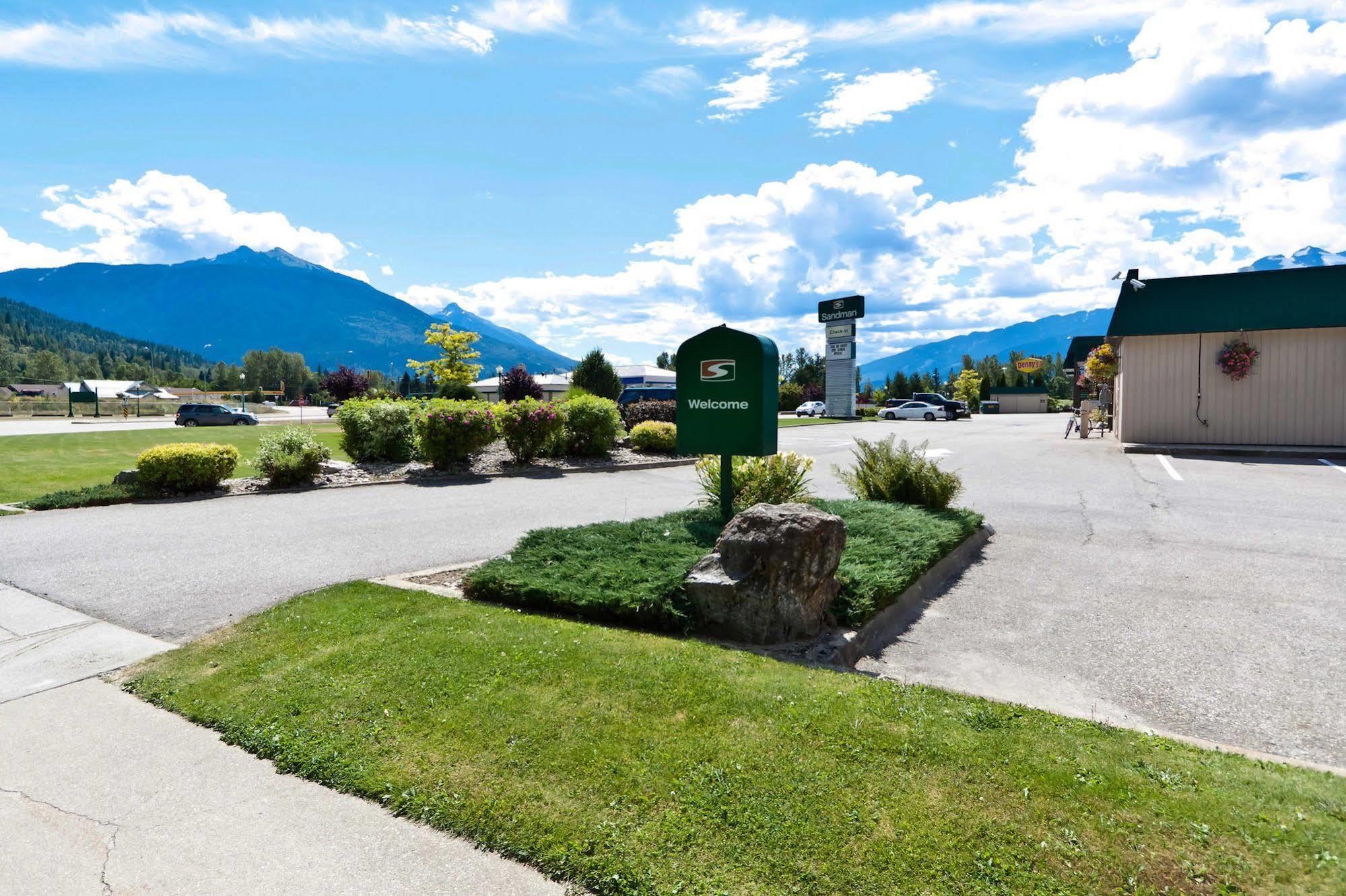 Sandman Hotel Revelstoke Exterior foto